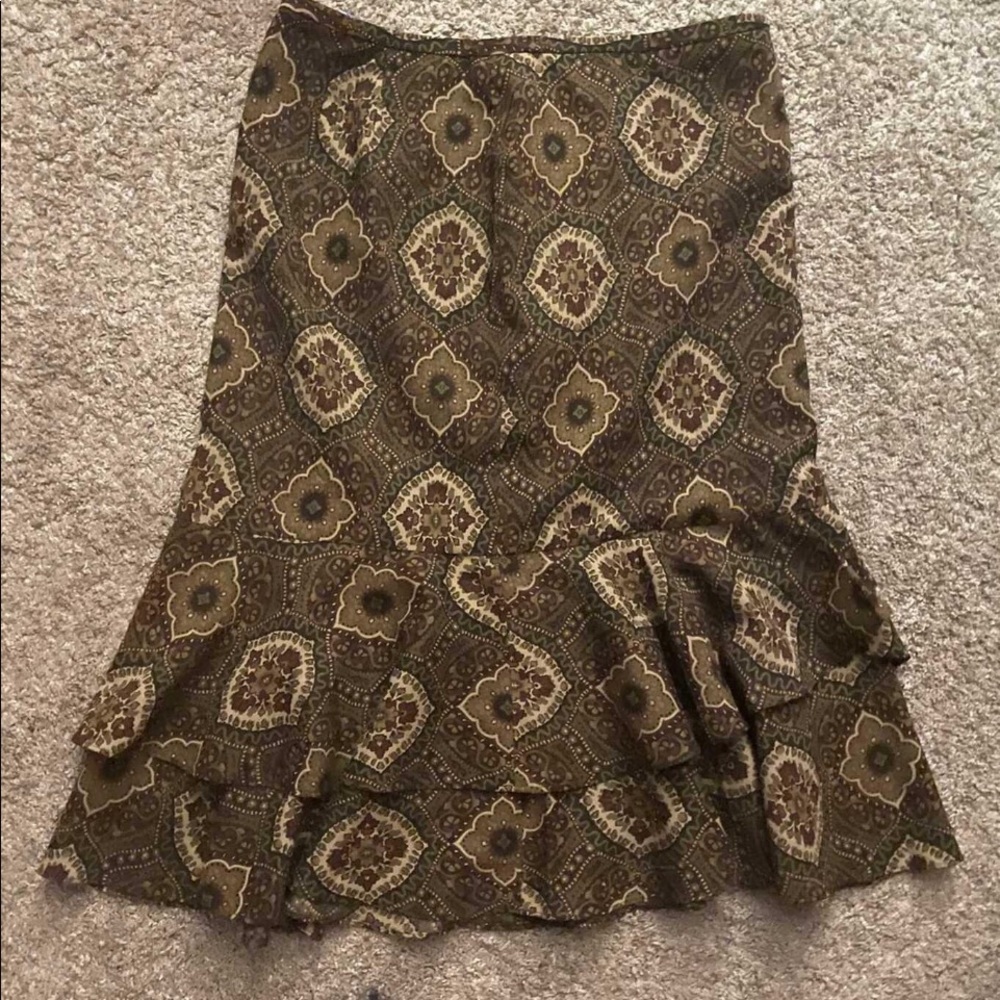 Women’s size 6 cute below-the-knee ruffled skirt-Ann Taylor Loft